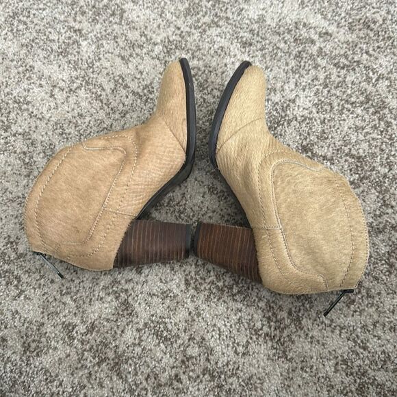 UGG 'Charlotte' Tan Calf Hair Snake Print Embossed Zip Ankle Boots Women's 5.5 - Picture 5 of 8